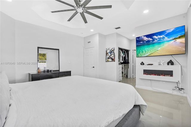 2132 NE 38th Rd, Homestead, FL 33033