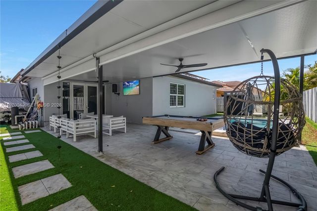 2132 NE 38th Rd, Homestead, FL 33033