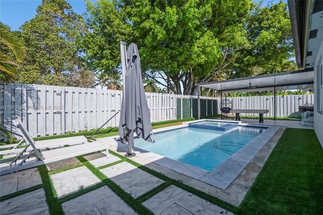 2132 NE 38th Rd, Homestead, FL 33033