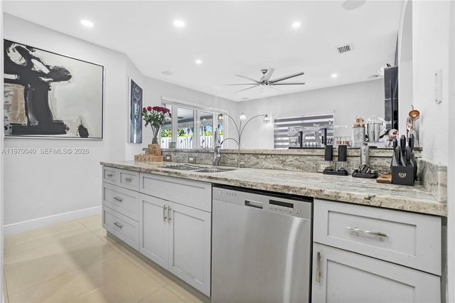 2132 NE 38th Rd, Homestead, FL 33033