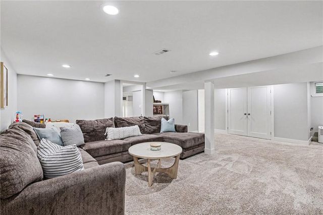 7401 W 65 Street, Mission, KS 66202