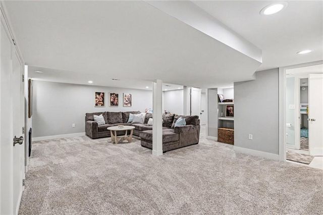 7401 W 65 Street, Mission, KS 66202