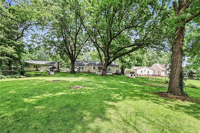 7401 W 65 Street, Mission, KS 66202
