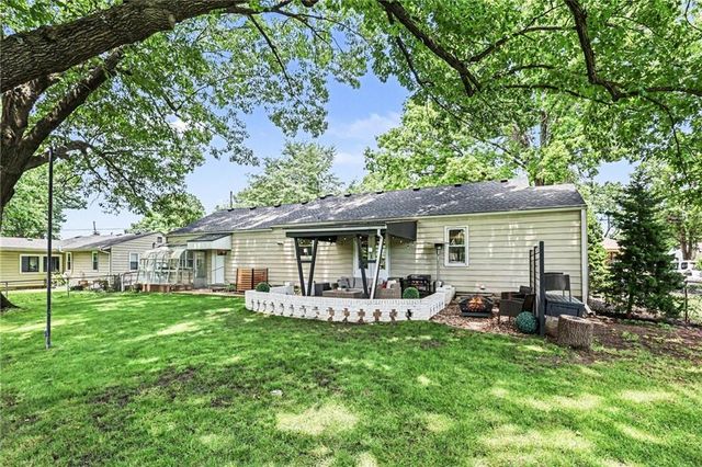 7401 W 65 Street, Mission, KS 66202