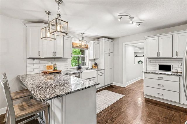 7401 W 65 Street, Mission, KS 66202