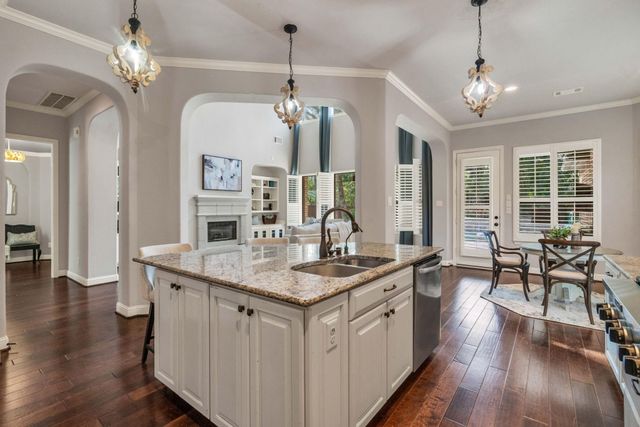 107 Del Monte Pines Drive, Montgomery, TX 77316