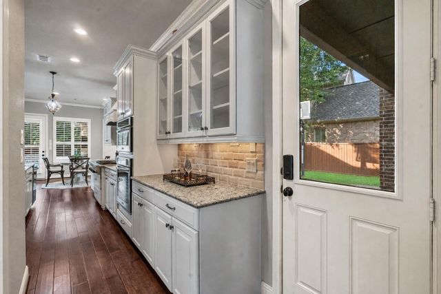 107 Del Monte Pines Drive, Montgomery, TX 77316