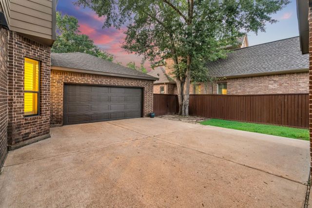 107 Del Monte Pines Drive, Montgomery, TX 77316