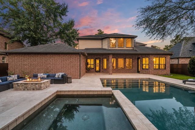 107 Del Monte Pines Drive, Montgomery, TX 77316