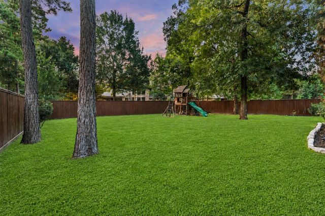 107 Del Monte Pines Drive, Montgomery, TX 77316