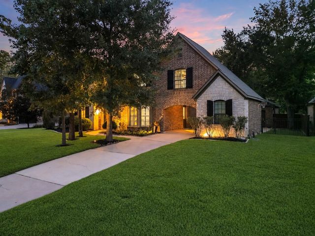 107 Del Monte Pines Drive, Montgomery, TX 77316