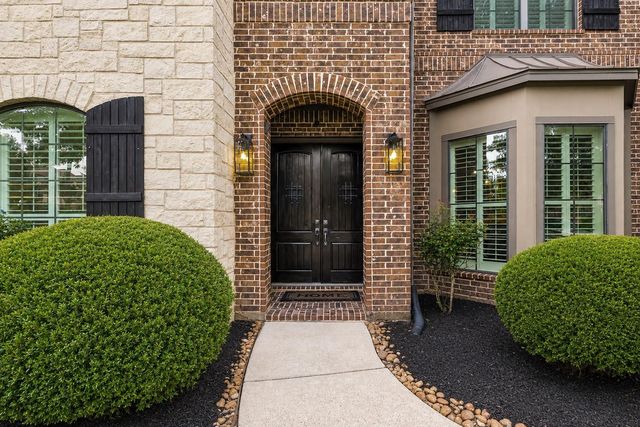 107 Del Monte Pines Drive, Montgomery, TX 77316