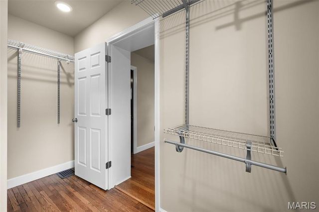 7420 Richmond Place, Maplewood, MO 63143