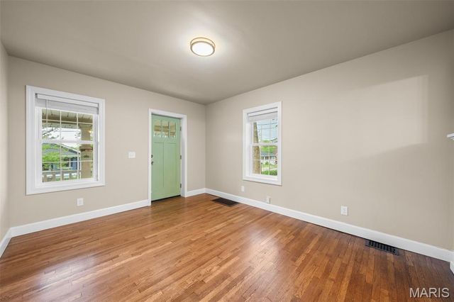 7420 Richmond Place, Maplewood, MO 63143
