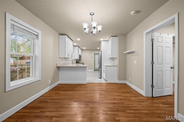 7420 Richmond Place, Maplewood, MO 63143