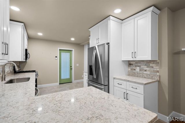 7420 Richmond Place, Maplewood, MO 63143
