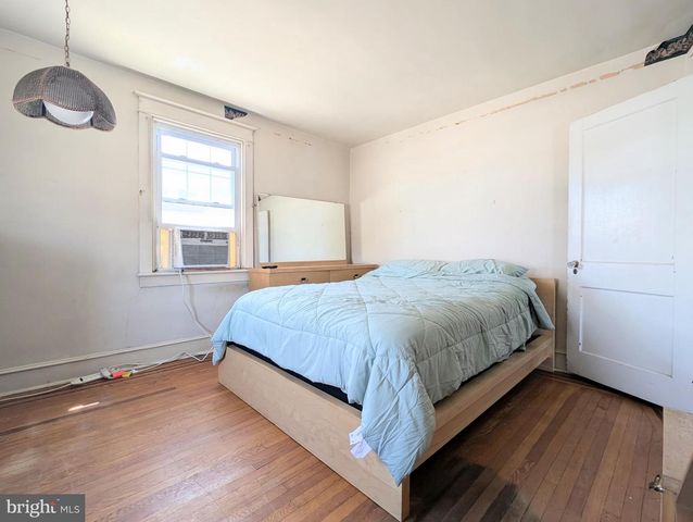 905 EDMONDS AVE, Drexel Hill, PA 19026