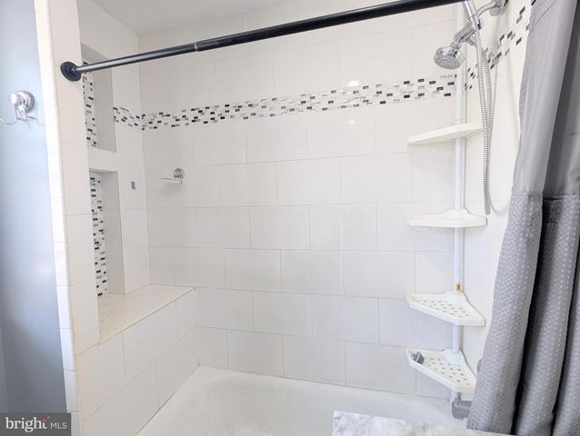 905 EDMONDS AVE, Drexel Hill, PA 19026