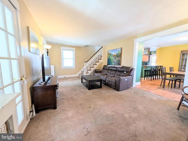 905 EDMONDS AVE, Drexel Hill, PA 19026
