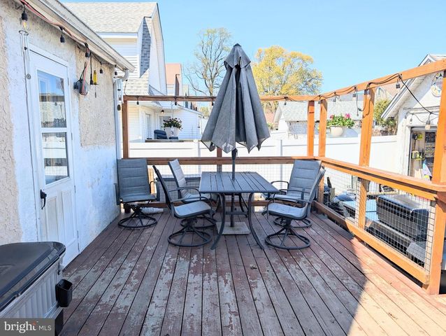905 EDMONDS AVE, Drexel Hill, PA 19026