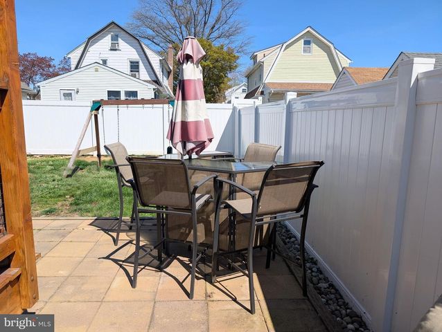 905 EDMONDS AVE, Drexel Hill, PA 19026