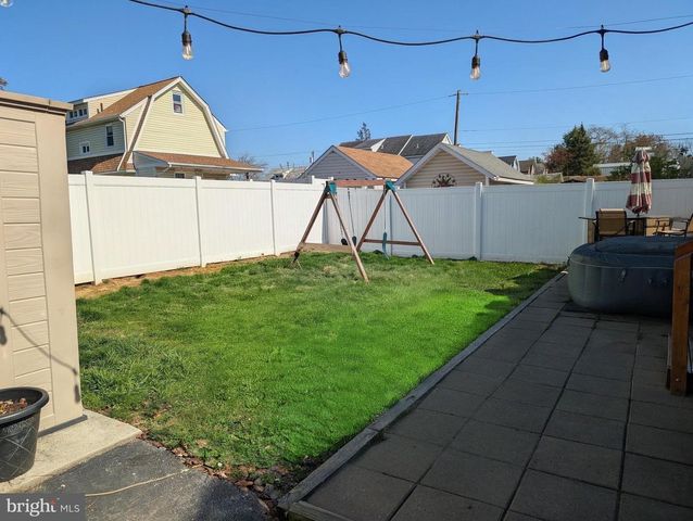 905 EDMONDS AVE, Drexel Hill, PA 19026