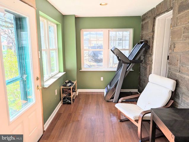 905 EDMONDS AVE, Drexel Hill, PA 19026