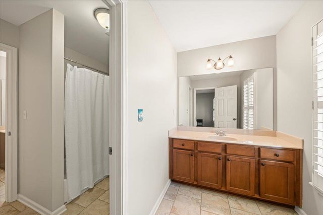 11979 HENNING OAKS LN, Arlington, TN 38002