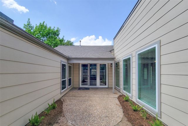 11811 Poplar Creek Drive, Houston, TX 77077