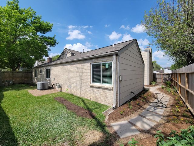 11811 Poplar Creek Drive, Houston, TX 77077