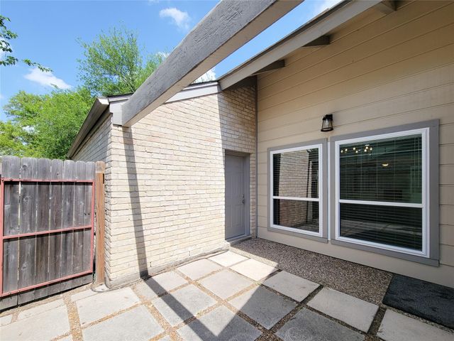 11811 Poplar Creek Drive, Houston, TX 77077