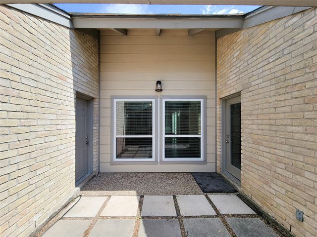 11811 Poplar Creek Drive, Houston, TX 77077