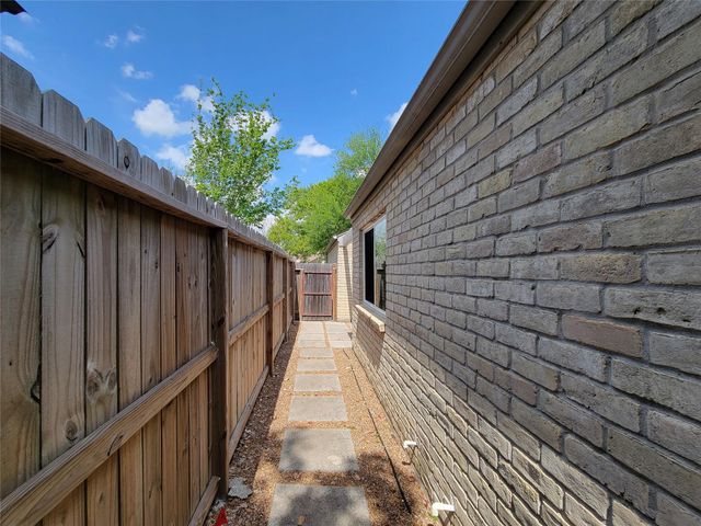 11811 Poplar Creek Drive, Houston, TX 77077