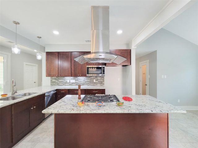 11811 Poplar Creek Drive, Houston, TX 77077