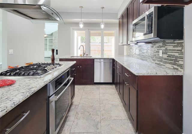 11811 Poplar Creek Drive, Houston, TX 77077