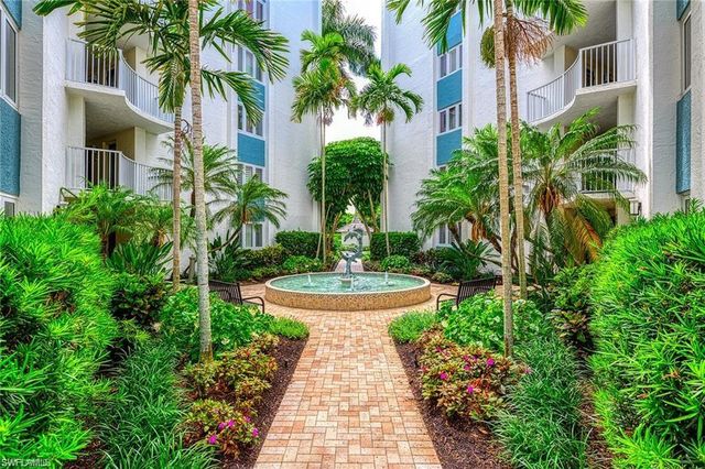 1300 Gulf Shore BLVD N 104, Naples, FL 34102