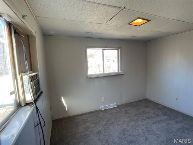 9571 Pagewood Avenue, Overland, MO 63114