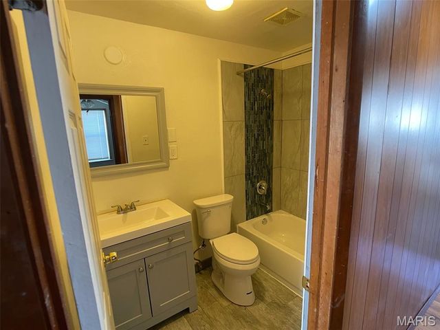 9571 Pagewood Avenue, Overland, MO 63114