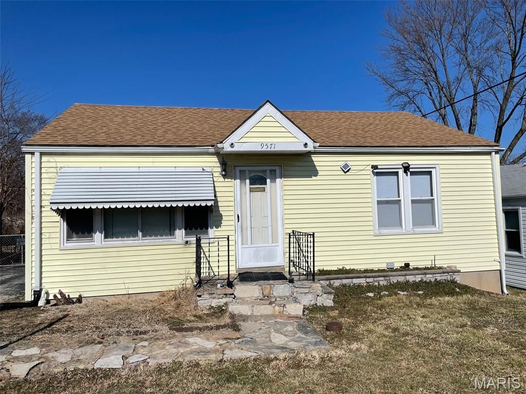 9571 Pagewood Avenue, Overland, MO 63114