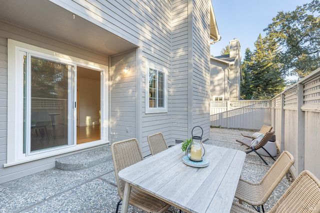 71 Valley Club Cir, Napa, CA 94558