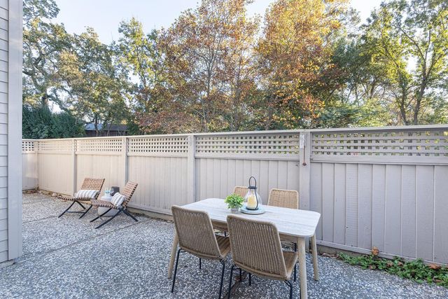 71 Valley Club Cir, Napa, CA 94558