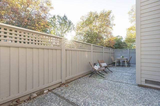 71 Valley Club Cir, Napa, CA 94558