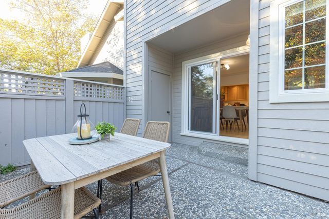 71 Valley Club Cir, Napa, CA 94558