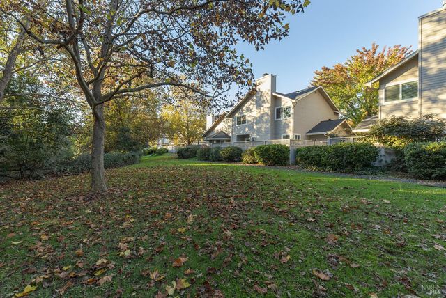 71 Valley Club Cir, Napa, CA 94558