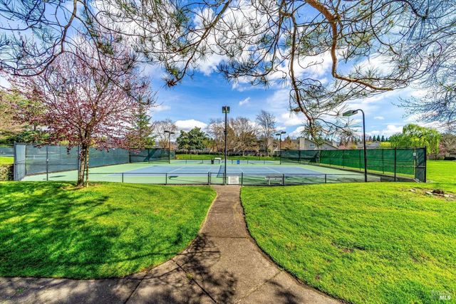 71 Valley Club Cir, Napa, CA 94558