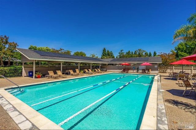 71 Valley Club Cir, Napa, CA 94558