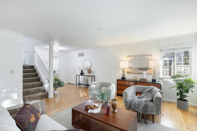 71 Valley Club Cir, Napa, CA 94558