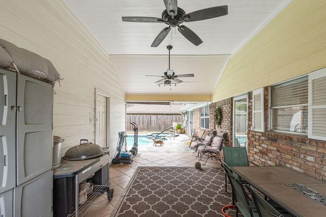 2718 Lufkin Lane, Deer Park, TX 77536