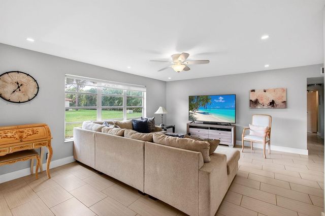 5250 NW 3rd Court A, Delray Beach, FL 33445
