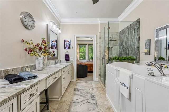 3621 Vinings Slope SE 2223, Atlanta, GA 30339